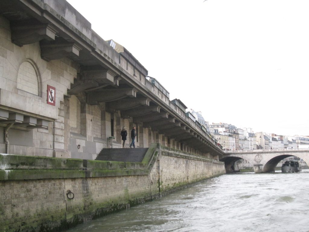 promenade en amoureux à Paris
