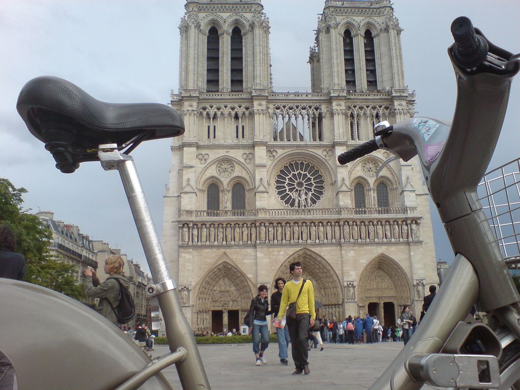 Notre-Dame de Paris à Vélo