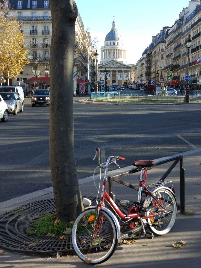 Vélo au Pantheon Bicyclette au Pantheon