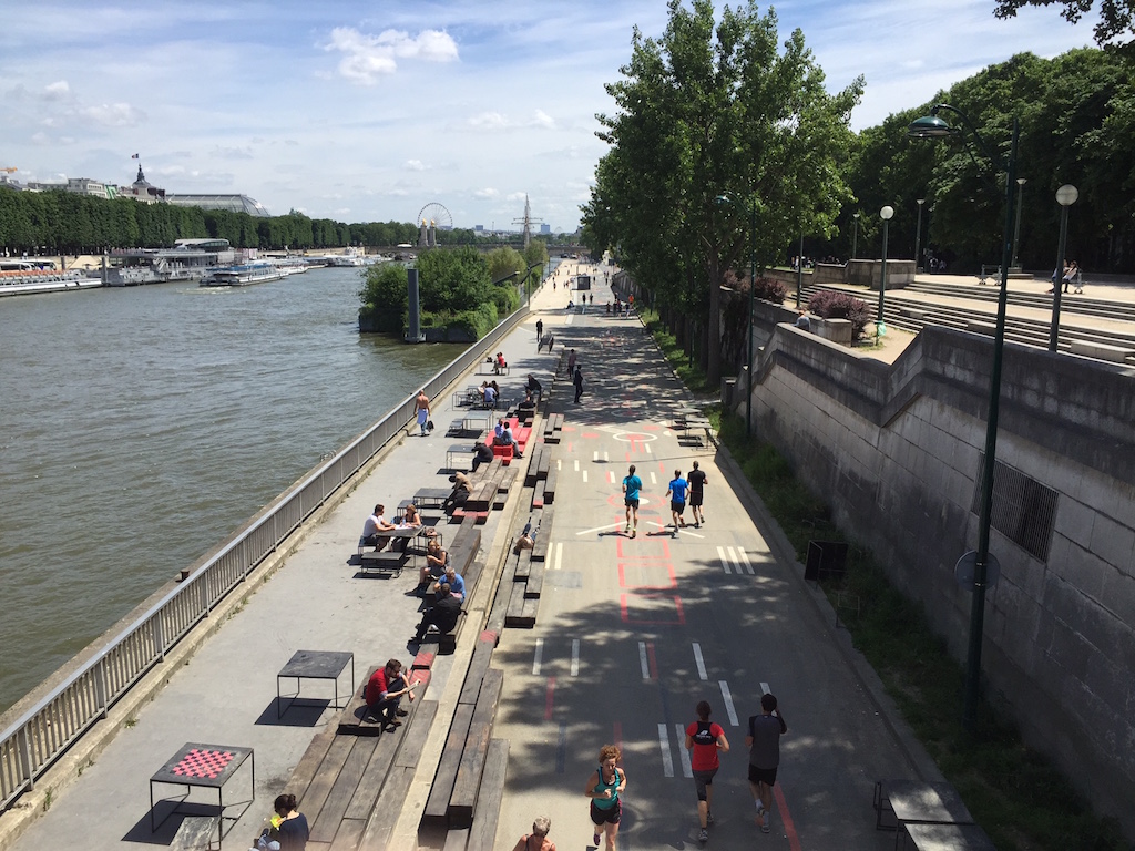 Courir à Paris en bord de Seine