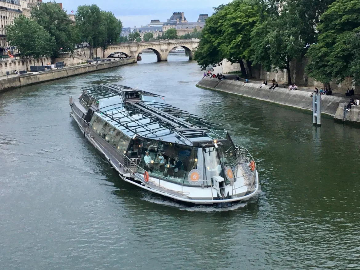 Dîner croisière des Bateaux-Parisiens